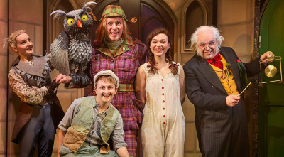 Review: Awful Auntie at Wolverhampton Grand Theatre