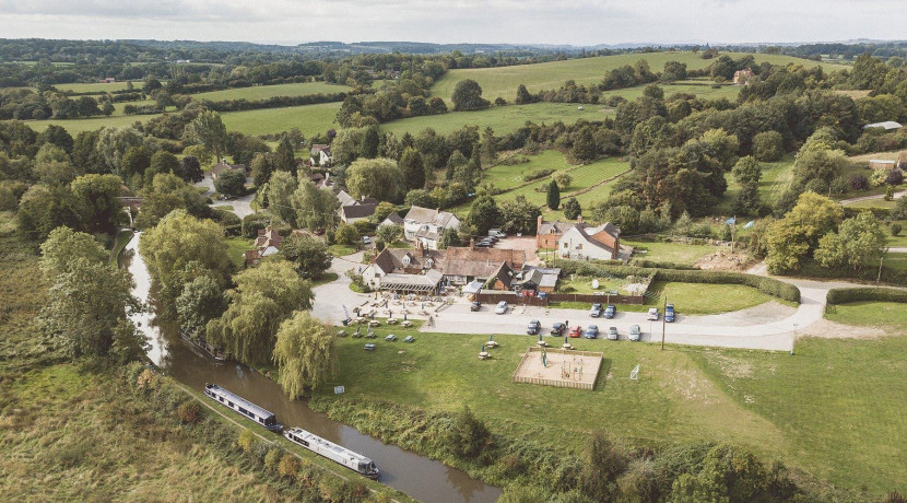 Warwickshire pub in Top 100 places in UK for Outdoor Dining