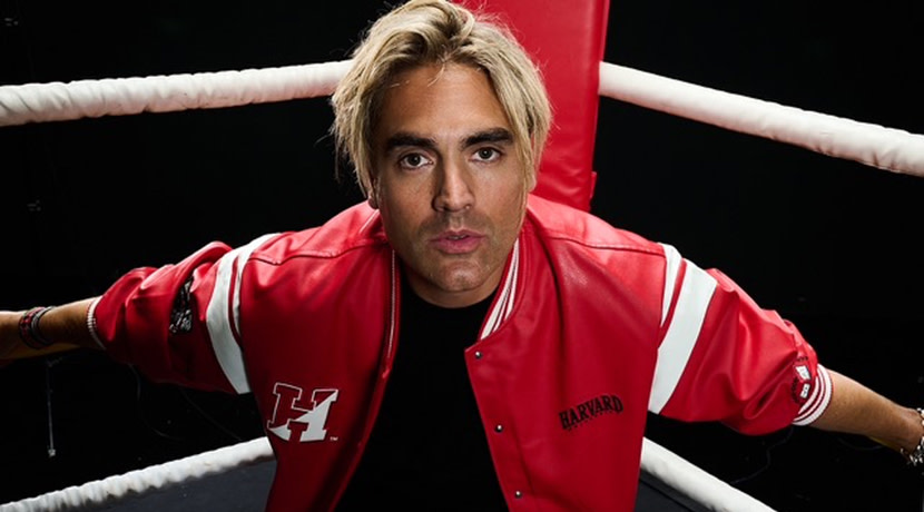 Busted's Charlie Simpson joins The War of the Worlds tour