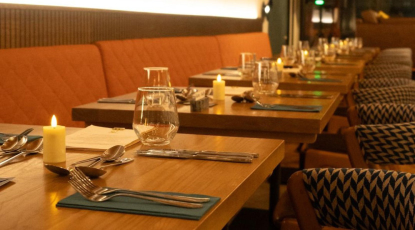 Host Dining at Nineteen 58