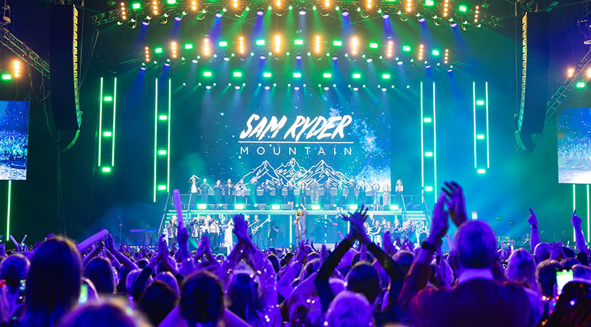 Rock Choir LIVE brings record-breaking 20,000 singers to Birmingham