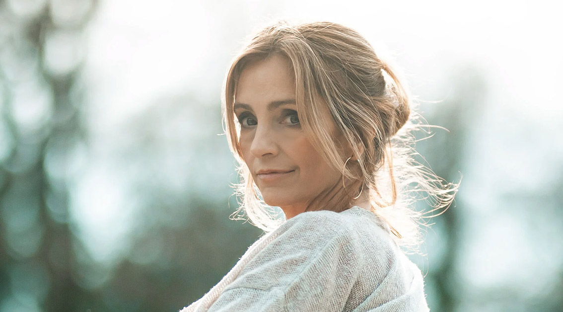 Win two tickets to see Cara Dillon