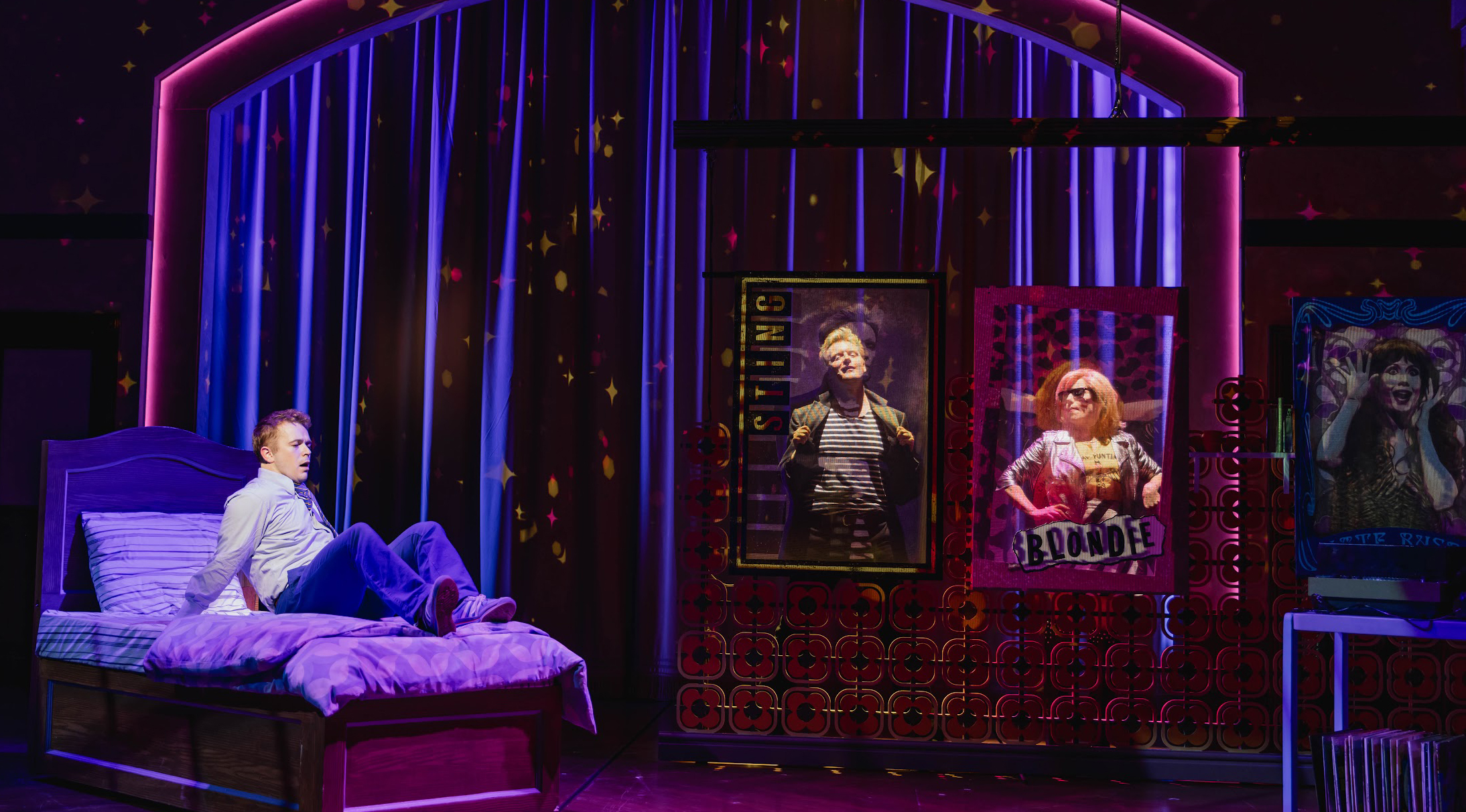 Review: Becoming Nancy at Birmingham Rep