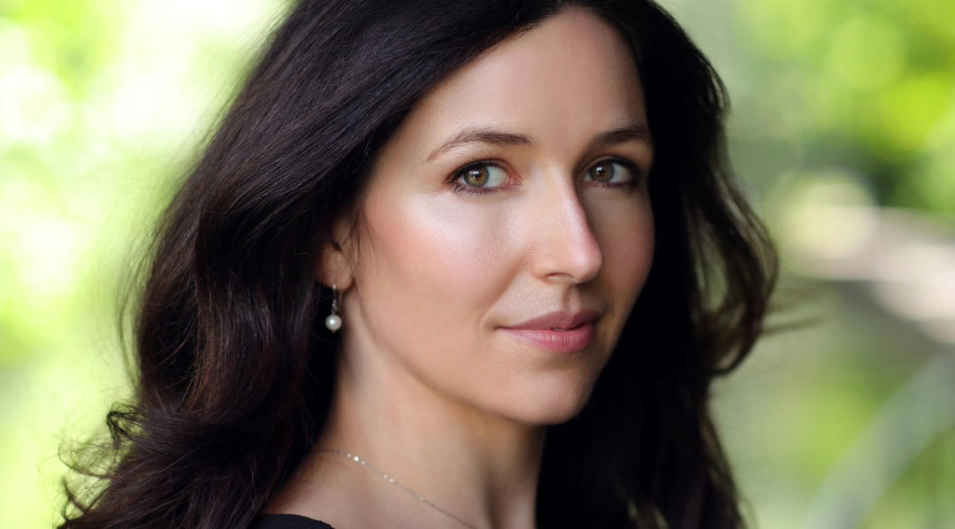 Emily Hauser: Mythica