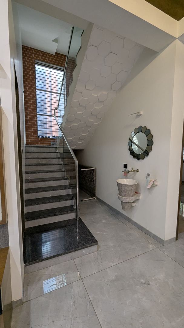 Jaypal Patel Residence — view 5