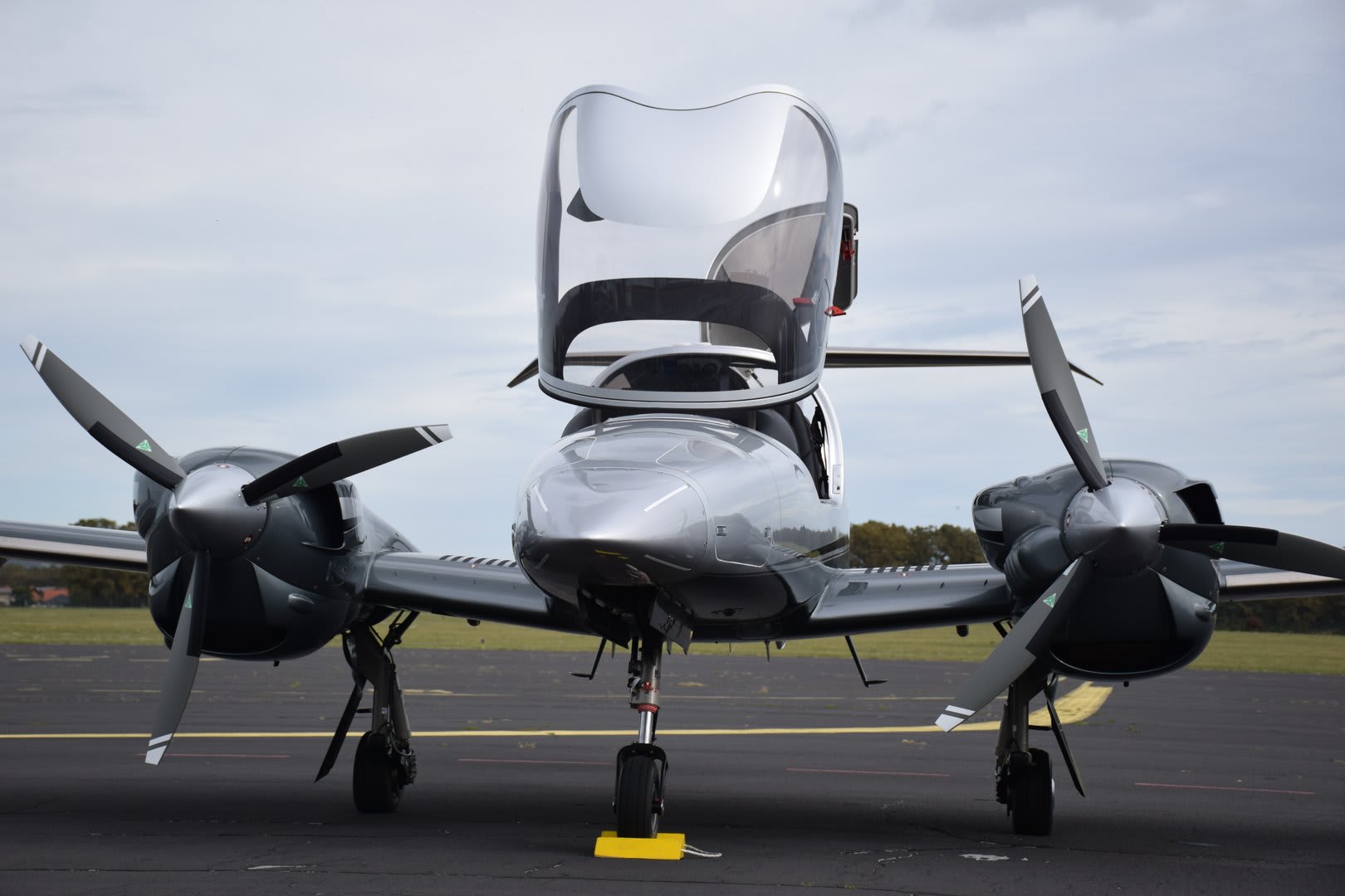 Diamond DA42