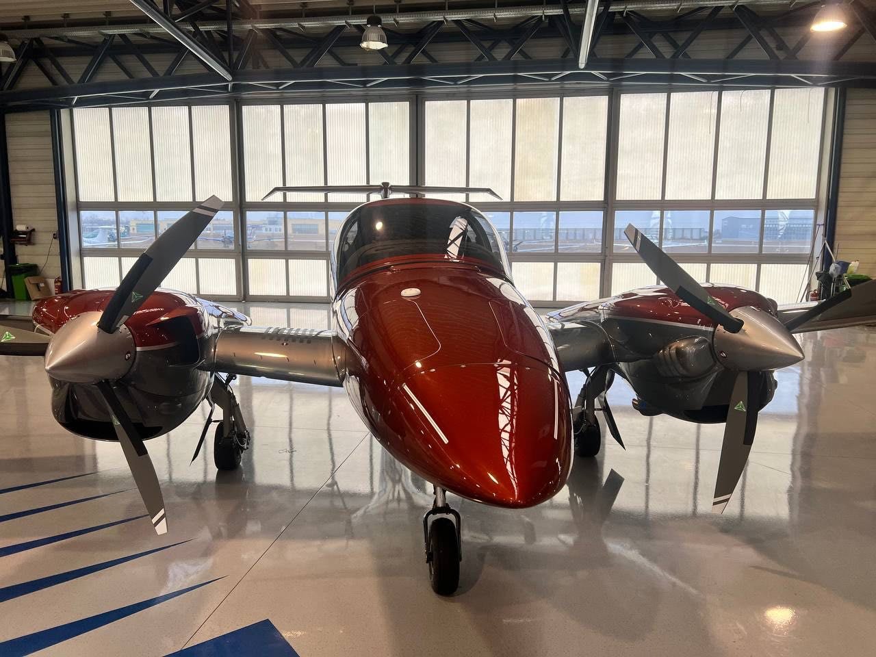 2026 Diamond DA42, photo 2