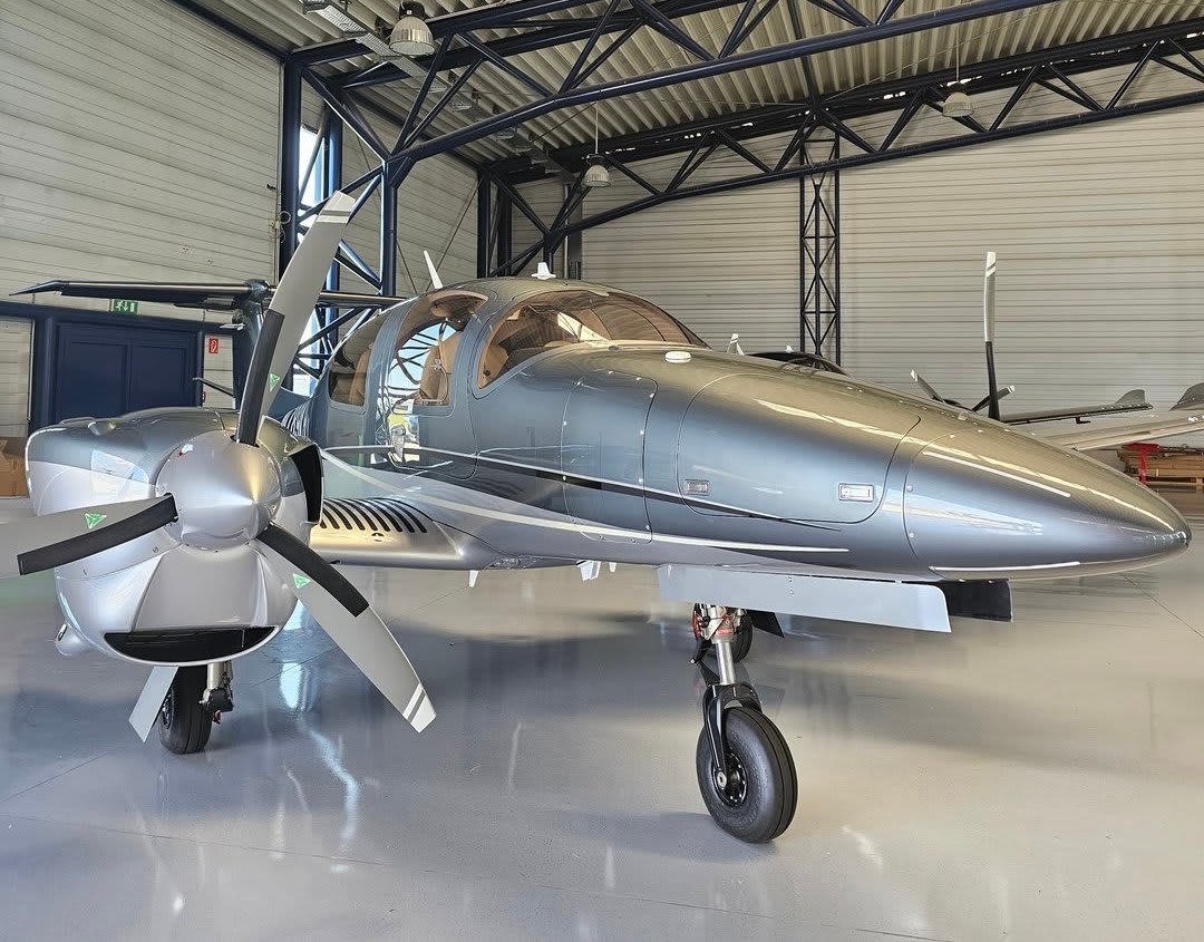 Diamond DA62 for sale
