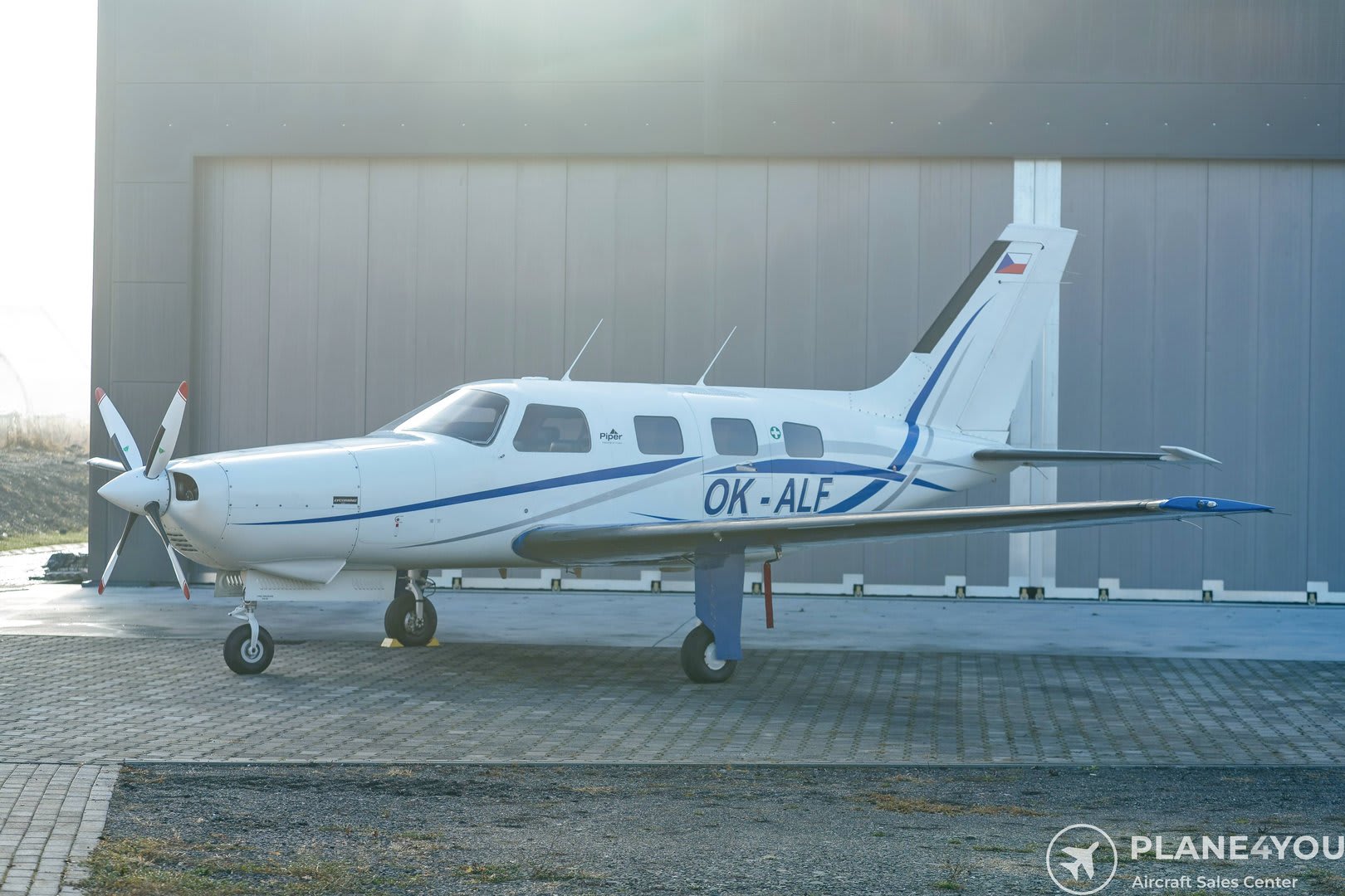 1990 Piper PA-46 350P Malibu Mirage, photo 2