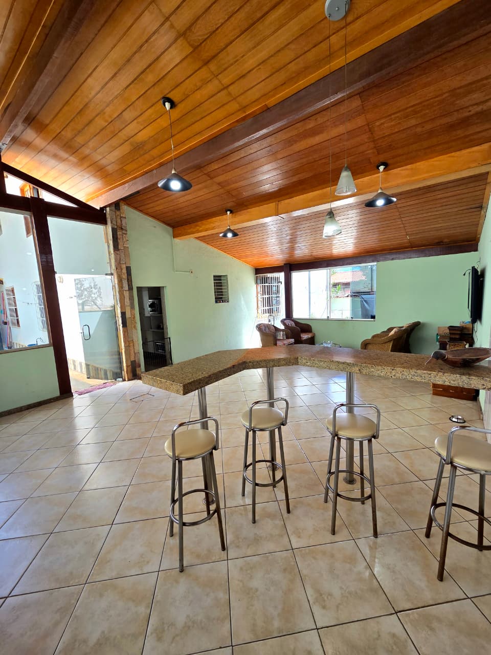 Foto 4 de Excelente casa com piscina no bairro Nova Esperança.