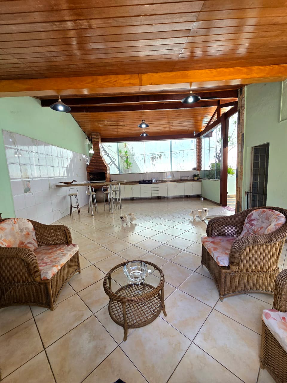 Foto 3 de Excelente casa com piscina no bairro Nova Esperança.