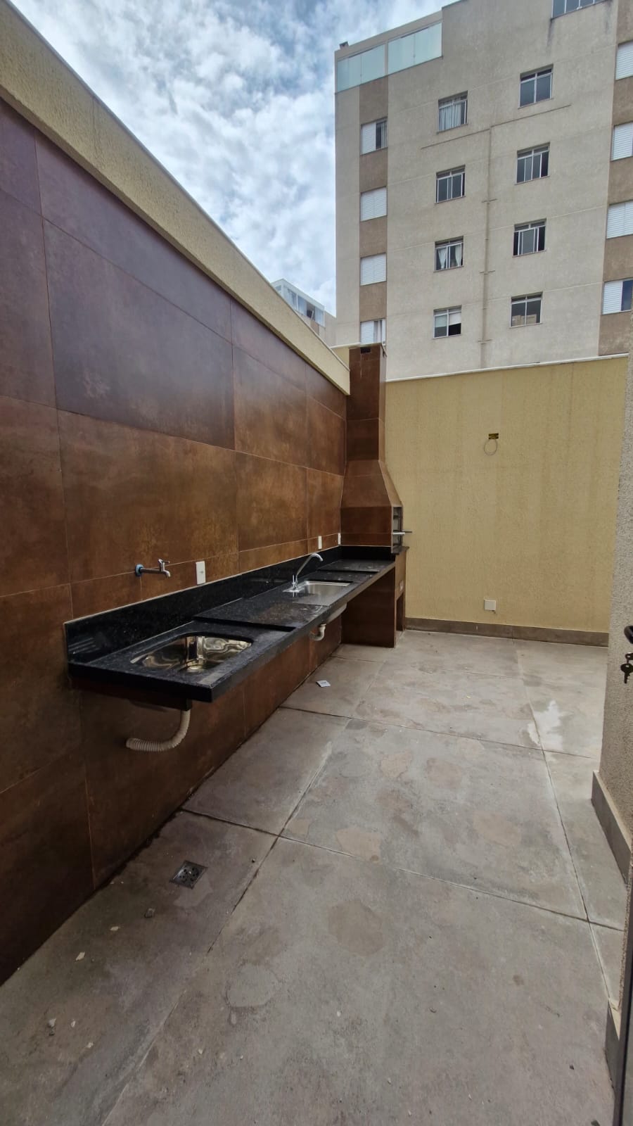 Foto 4 de Excelente área privativa de 02 quartos com elevador no Serrano.