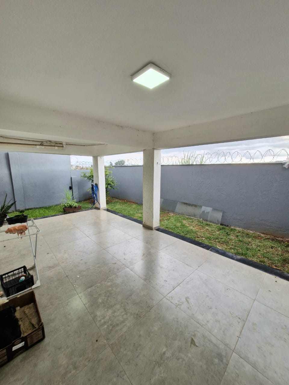 Foto 5 de Excelente casa geminada no Cândida Ferreira.
