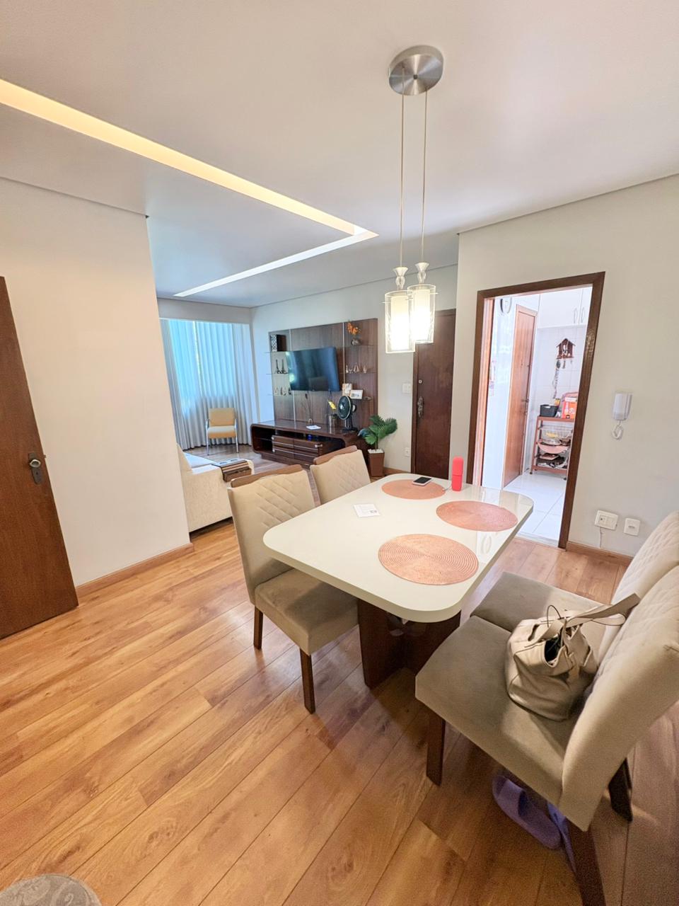 Foto 5 de Excelente apartamento no bairro Castelo. 