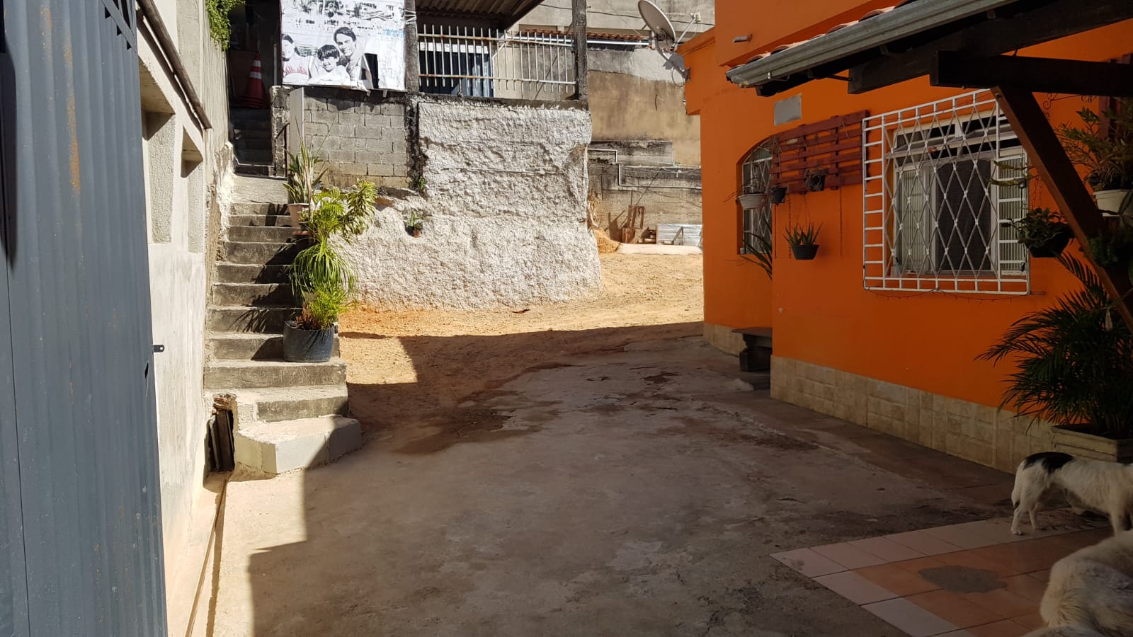 Foto 3 de Excelente casa 3 quartos em lote de 360m2 no bairro Califórnia. 