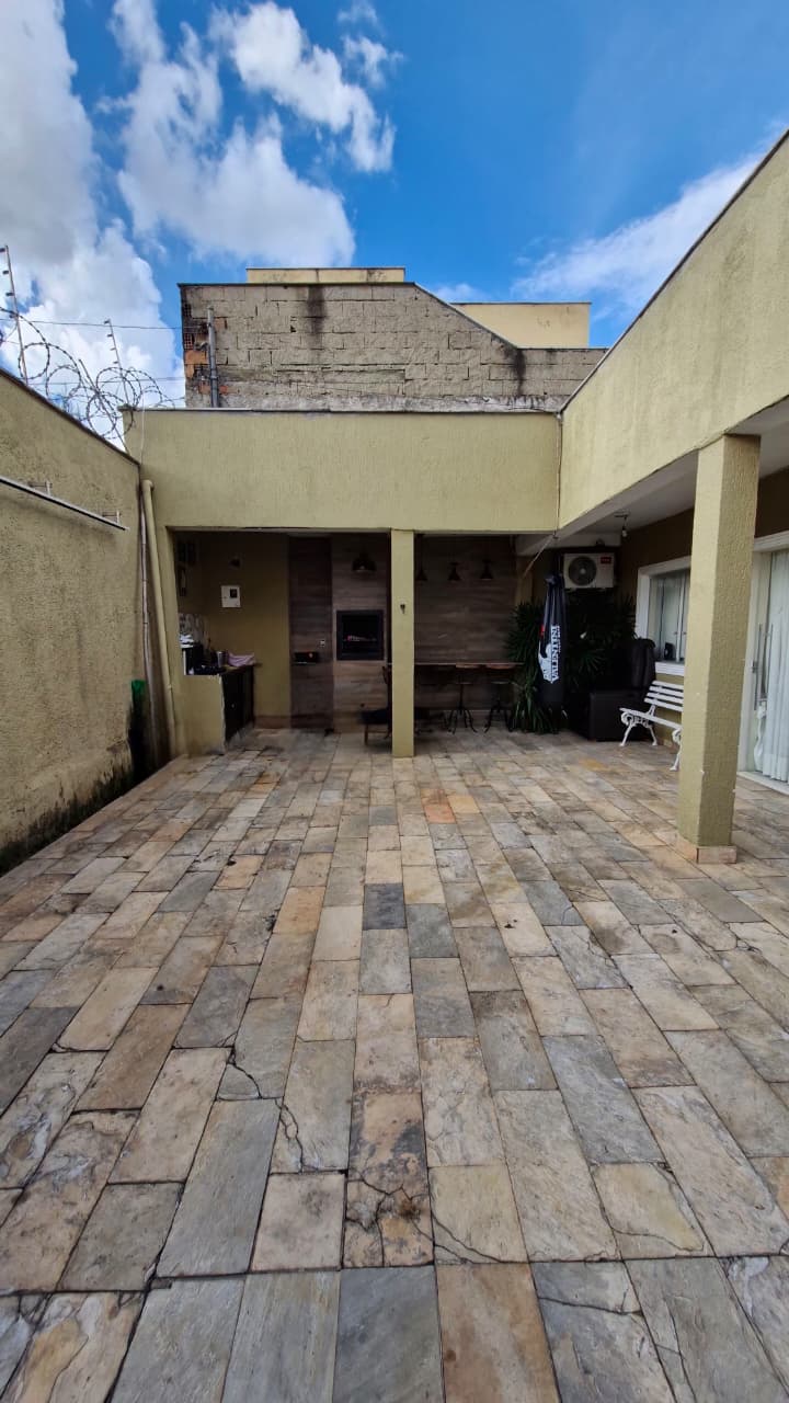 Foto 5 de Excelente casa reformada no bairro Alípio de Melo.