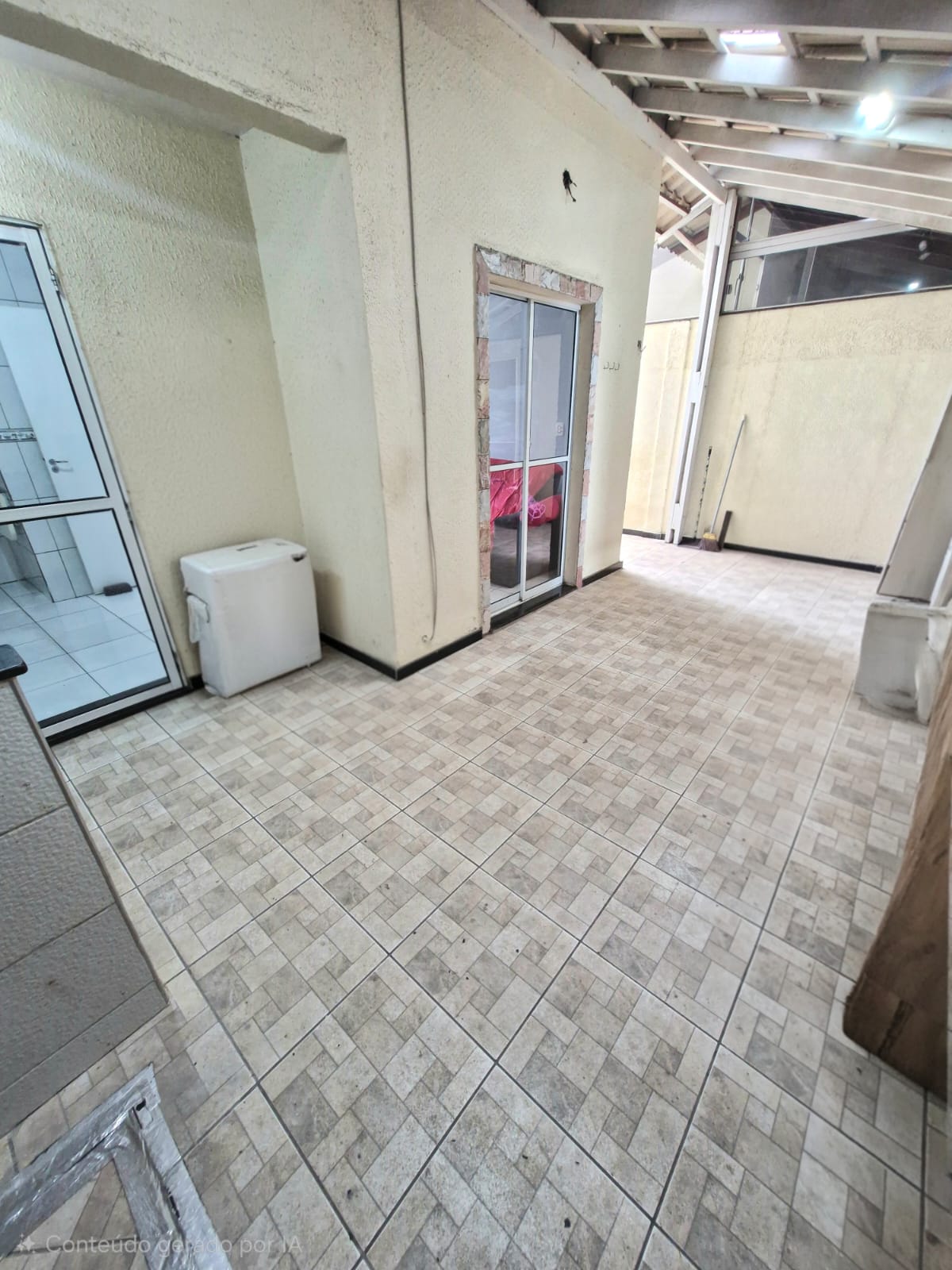 Foto 5 de Casa geminada em condomínio, no bairro Cabral.