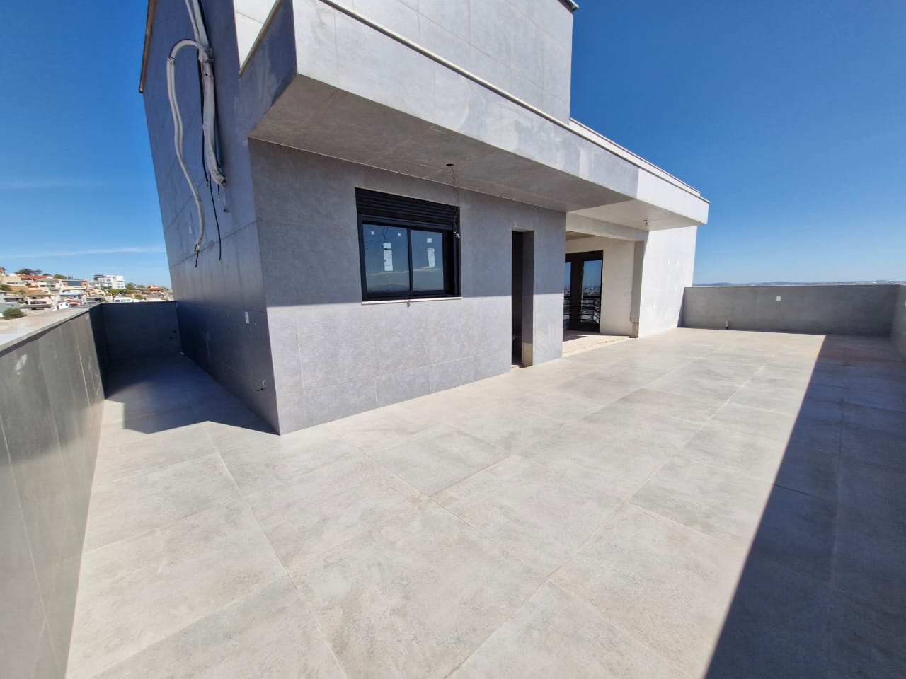 Foto principal de Cobertura de 4 quartos e 4 vagas no Barreiro.