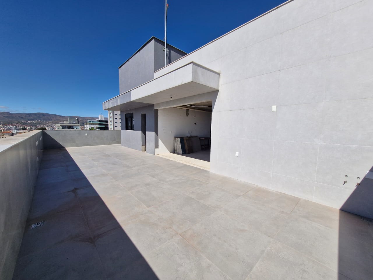 Foto 2 de Cobertura de 4 quartos e 4 vagas no Barreiro.