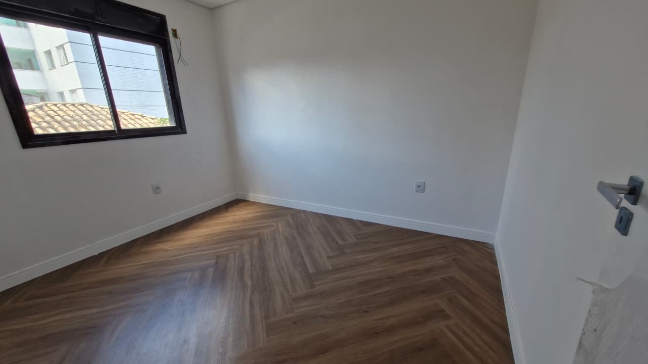 Foto 4 de Excelente aréa privativa de 4 quartos no bairro Castelo. 
