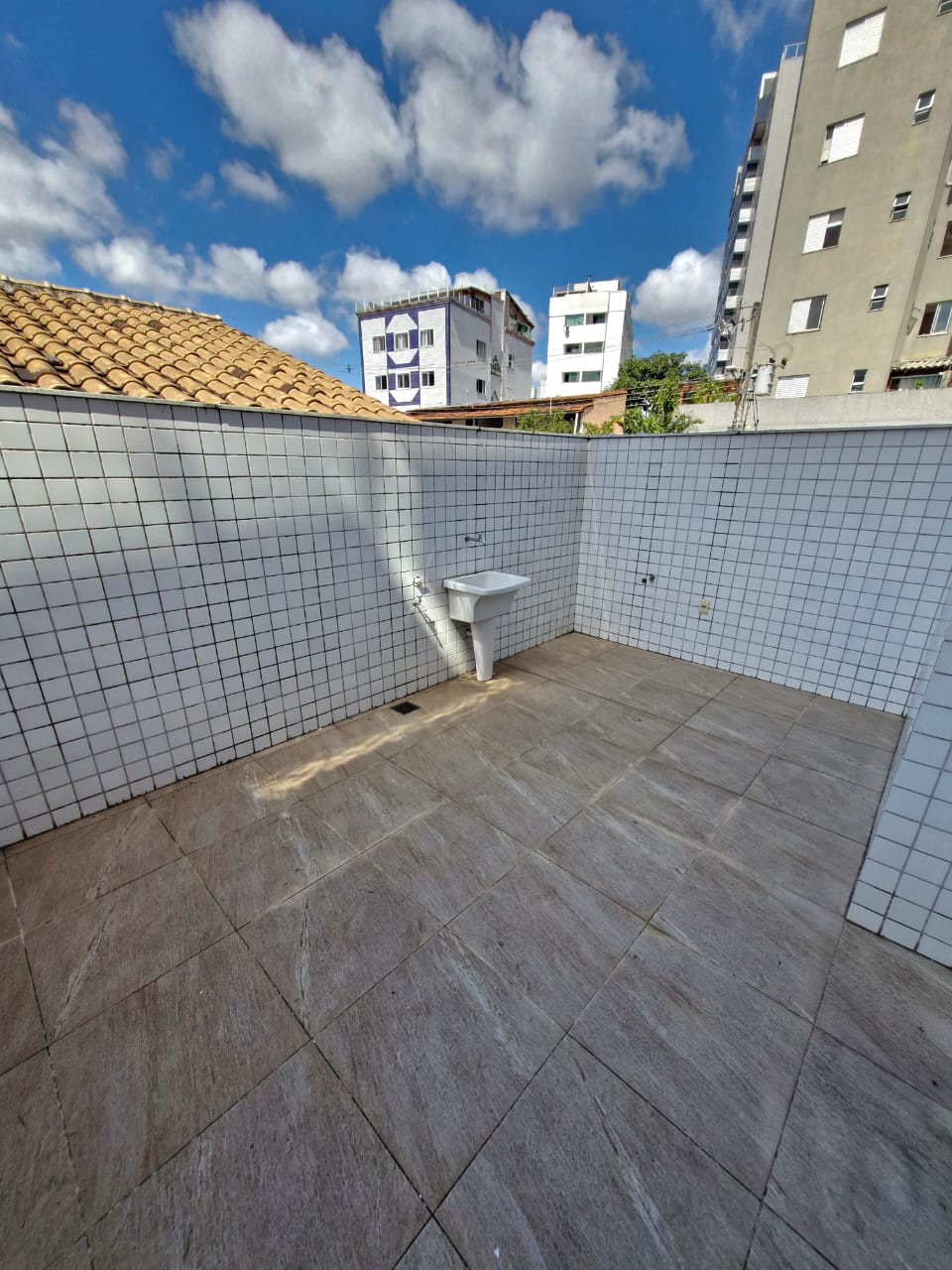 Foto 3 de Excelente Área Privativa com 02 quartos no bairro Castelo.