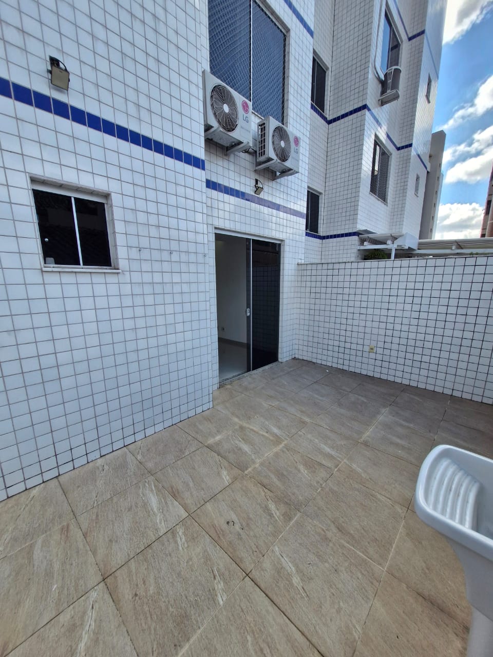 Foto 2 de Excelente Área Privativa com 02 quartos no bairro Castelo.