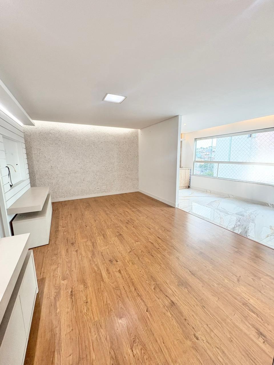 Foto 3 de Excelente apartamento com elevador e lazer no bairro Castelo. 