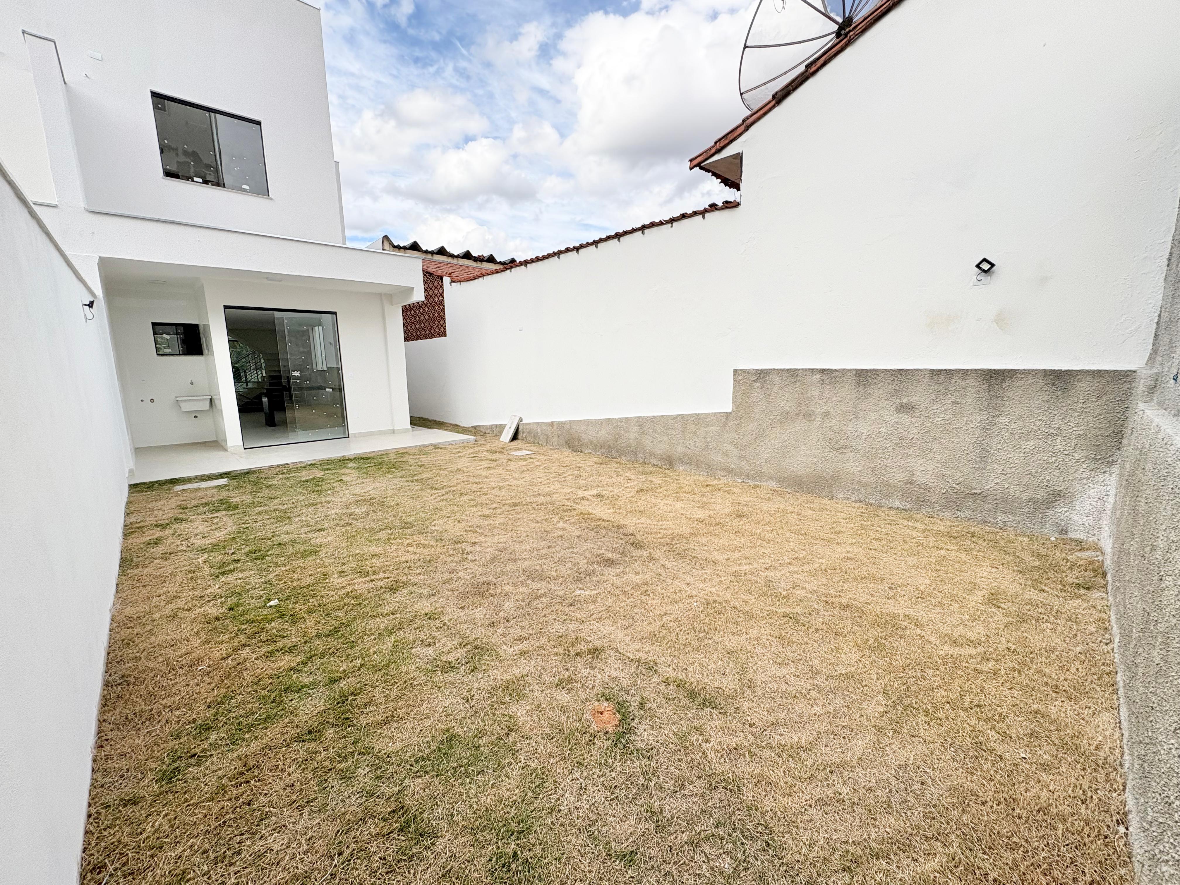 Foto 4 de Excelente casa geminada no bairro Planalto.