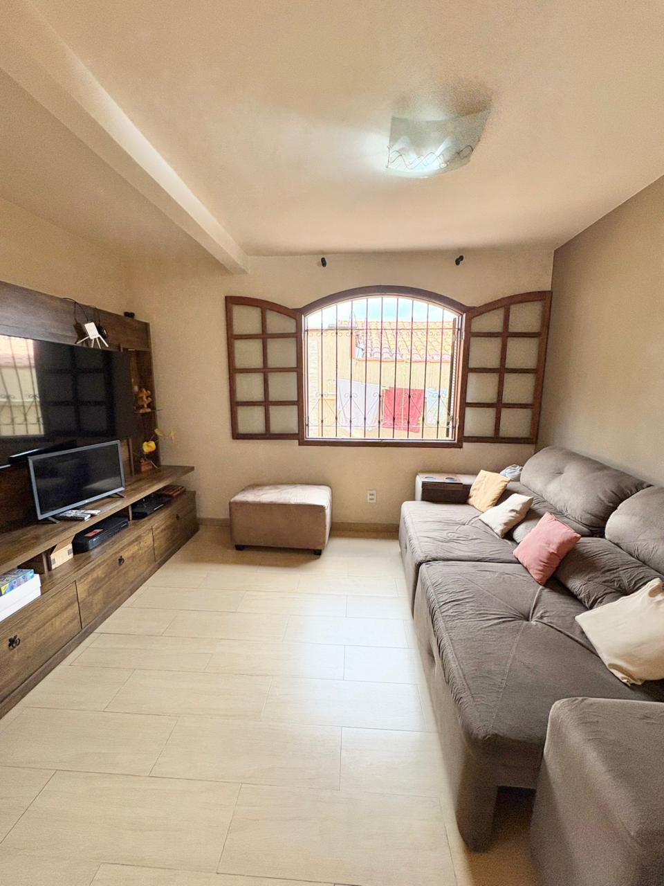 Foto 4 de Excelente casa com 6 quartos no bairro Alípio de Melo!!