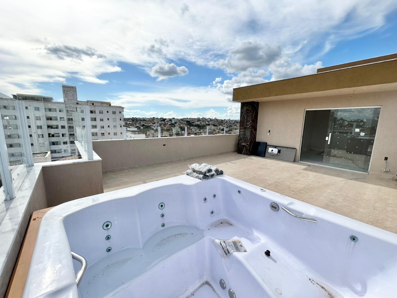 Foto 4 de Excelente cobertura com jacuzzi e elevador no bairro Santa Branca. 