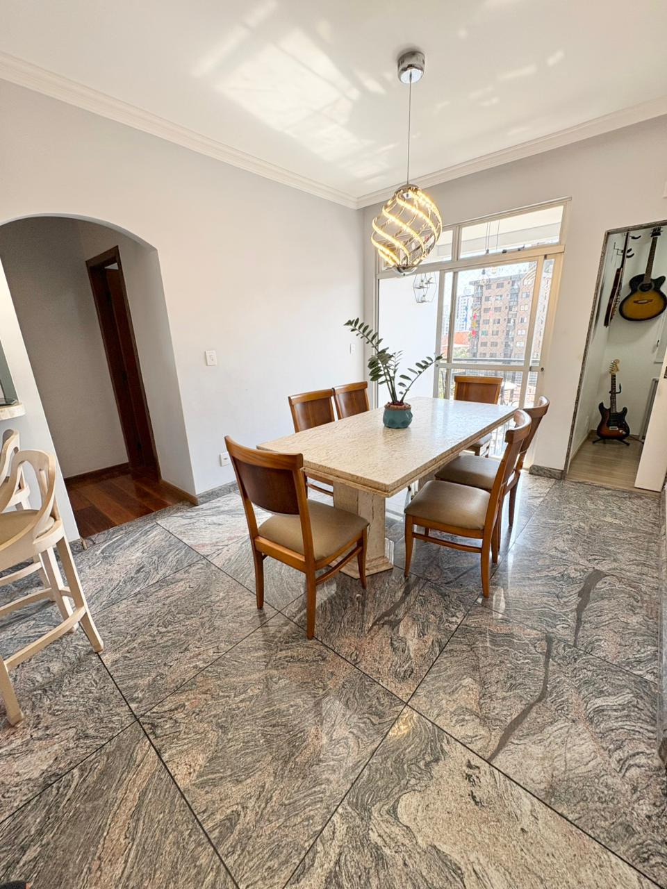 Foto 4 de Excelente apartamento com elevador no bairro Castelo.