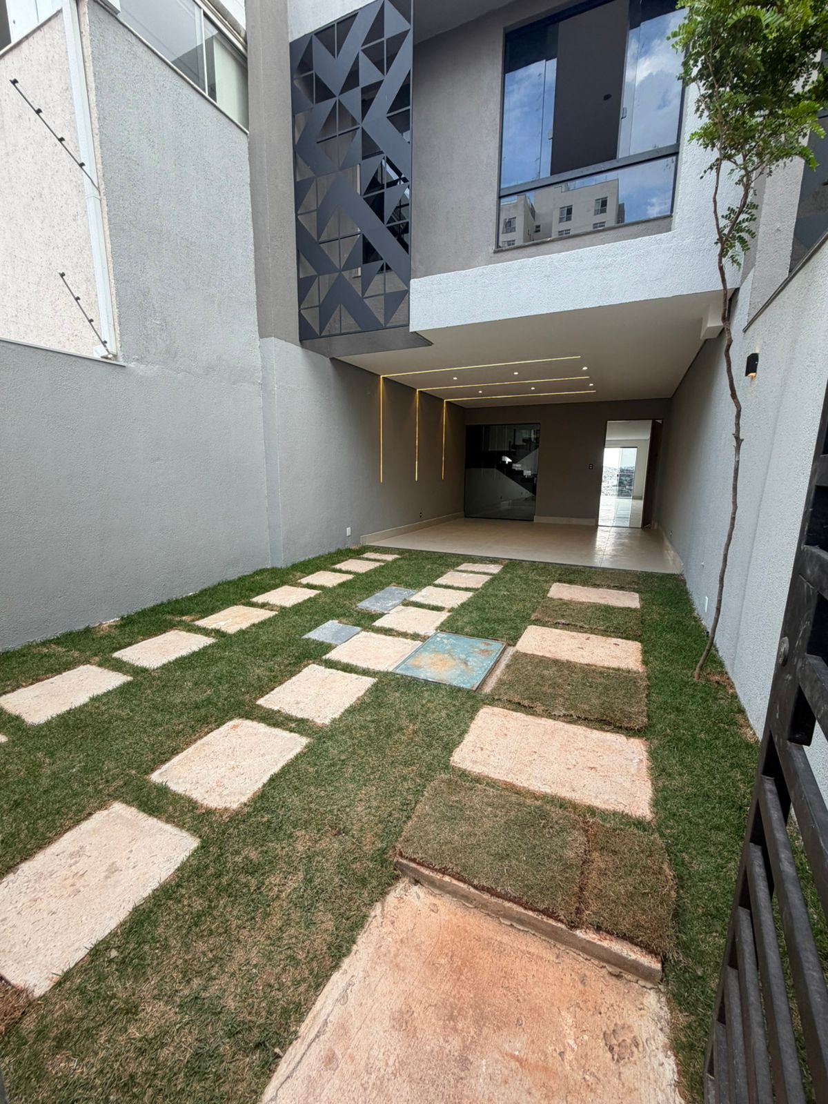 Foto 2 de Casa NOVA Geminada no Bairro Manacás