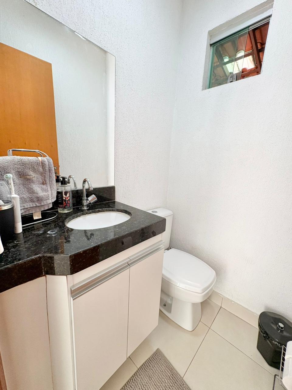Foto 4 de Excelente casa geminada em condomínio no bairro Arvoredo II. 