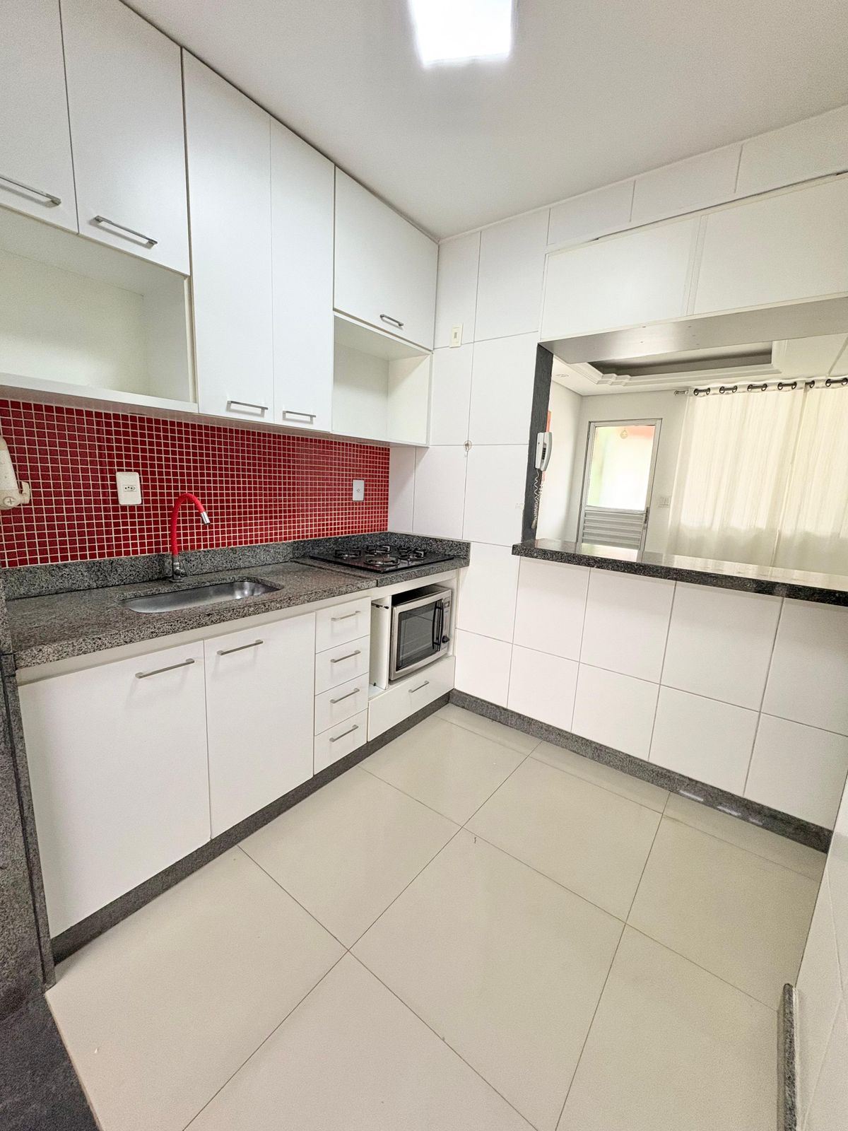 Foto 4 de Excelente casa geminada em condomínio no bairro Arvoredo II.