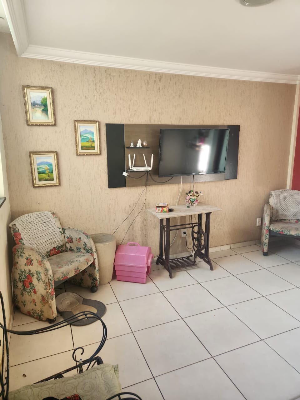 Foto 4 de Excelente Casa Geminada em condomínio no bairro Serrano.