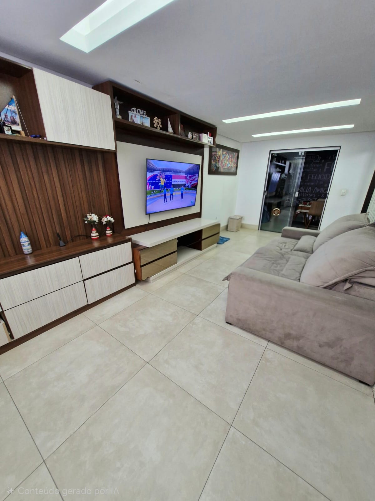 Foto 3 de Excelente casa geminada em condomínio, no bairro Cabral.