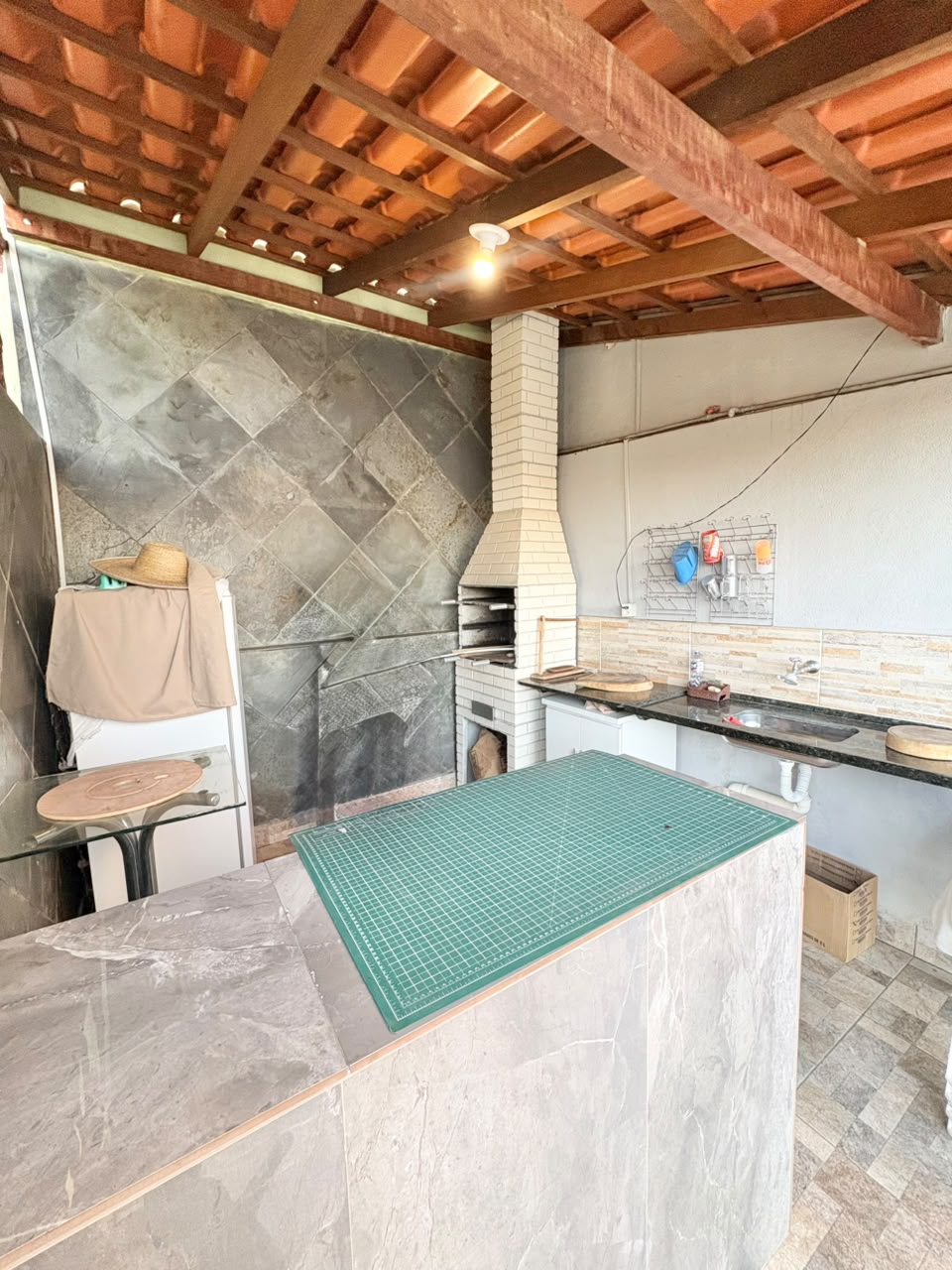 Foto 4 de Excelente casa com piscina no bairro Nacional. 