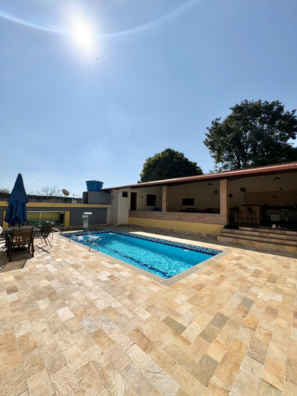 Foto 3 de Excelente Casa linear com piscina no bairro Céu Azul