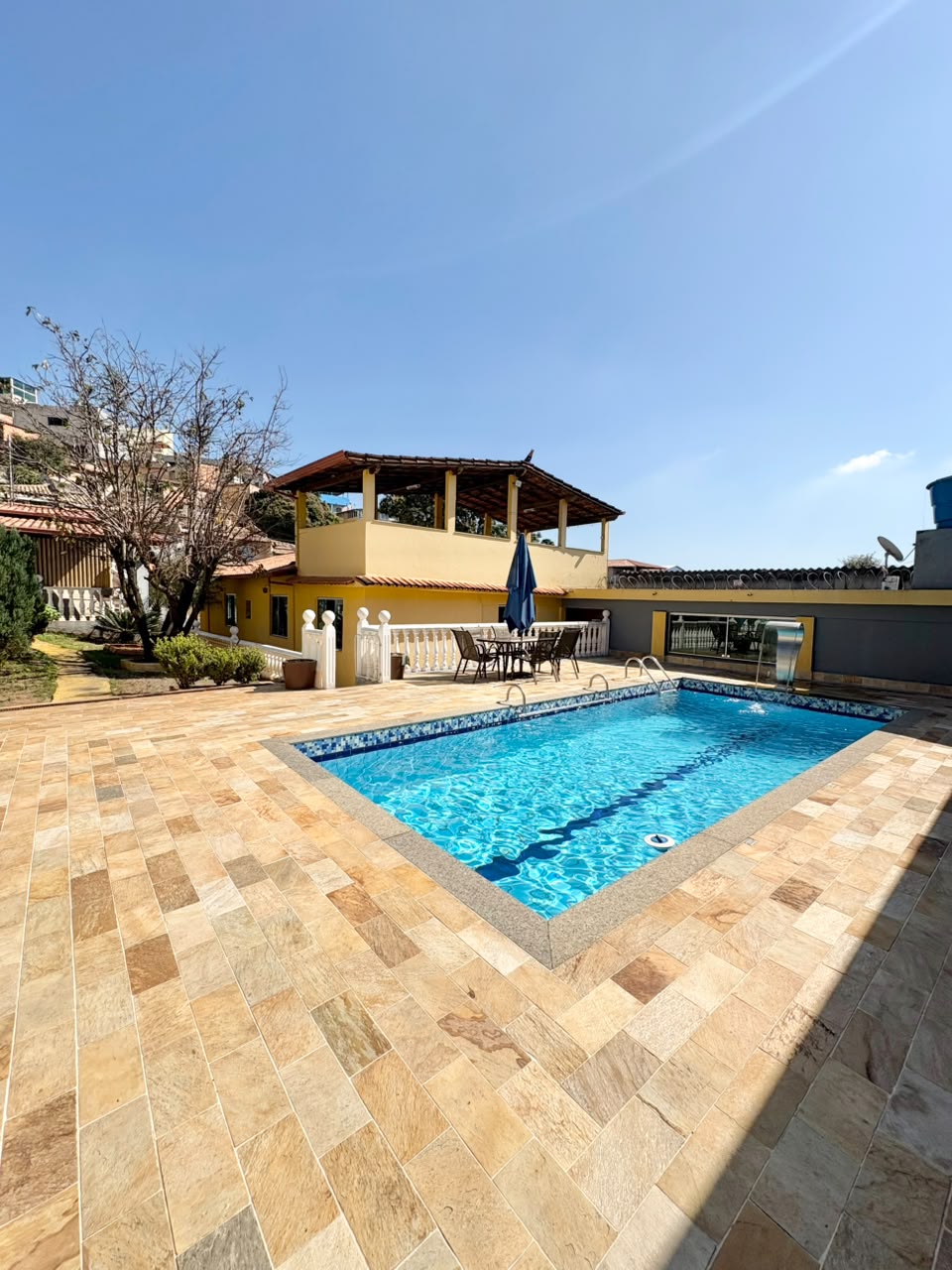 Foto 2 de Excelente Casa linear com piscina no bairro Céu Azul