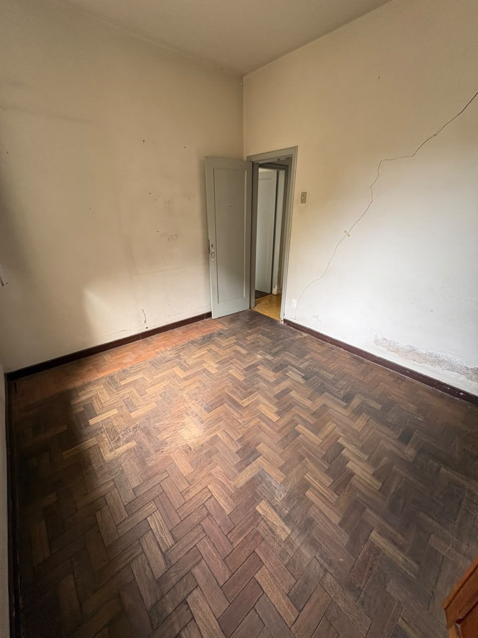 Foto 5 de Casa para reforma no bairro Monsenhor Messias.