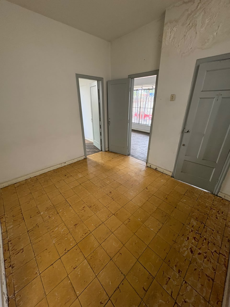 Foto 3 de Casa para reforma no bairro Monsenhor Messias.