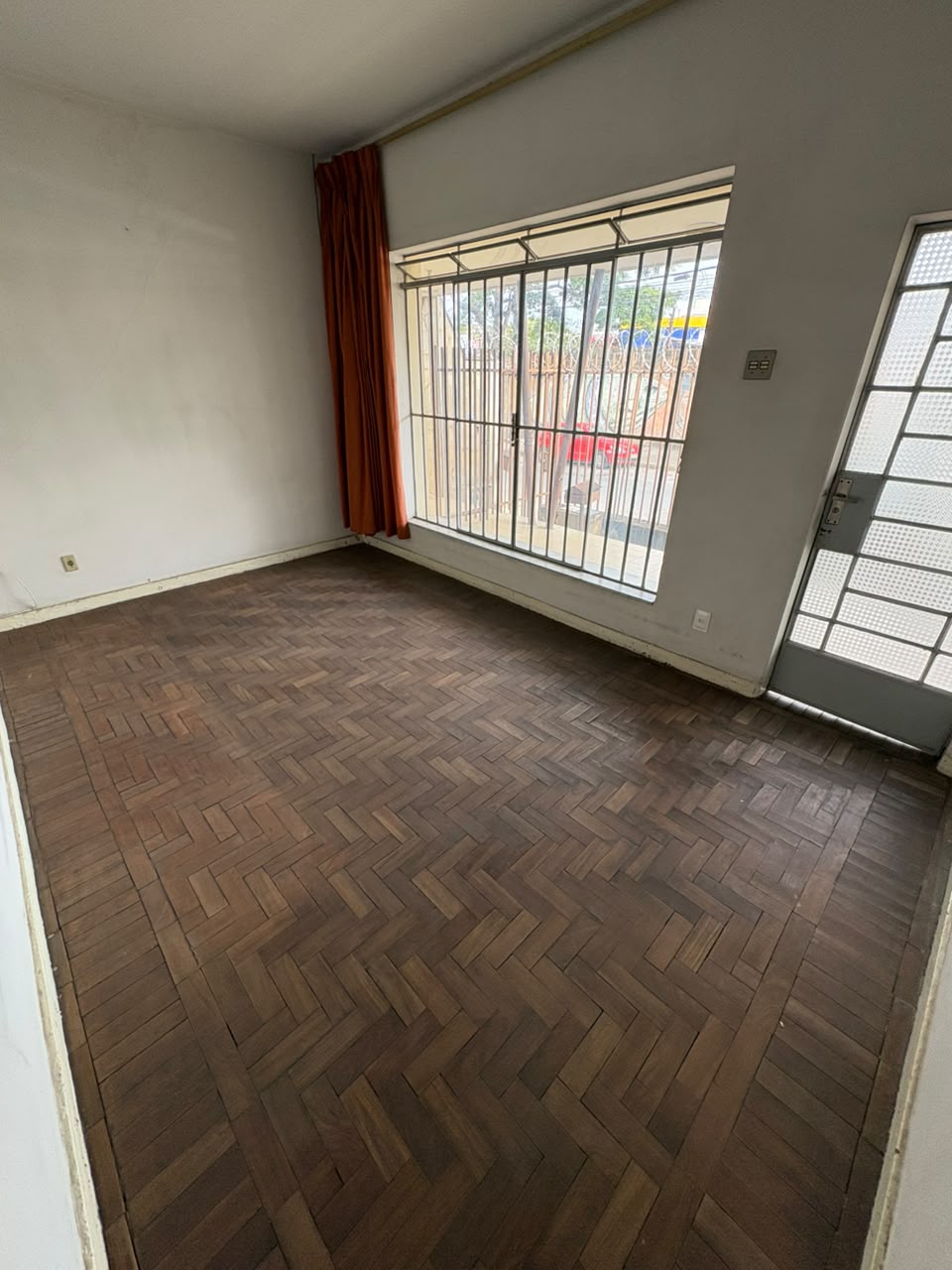 Foto 2 de Casa para reforma no bairro Monsenhor Messias.