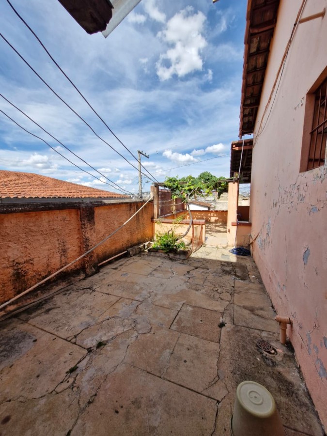 Foto 4 de Excelente casa com 4 quartos no bairro Novo Glória!!