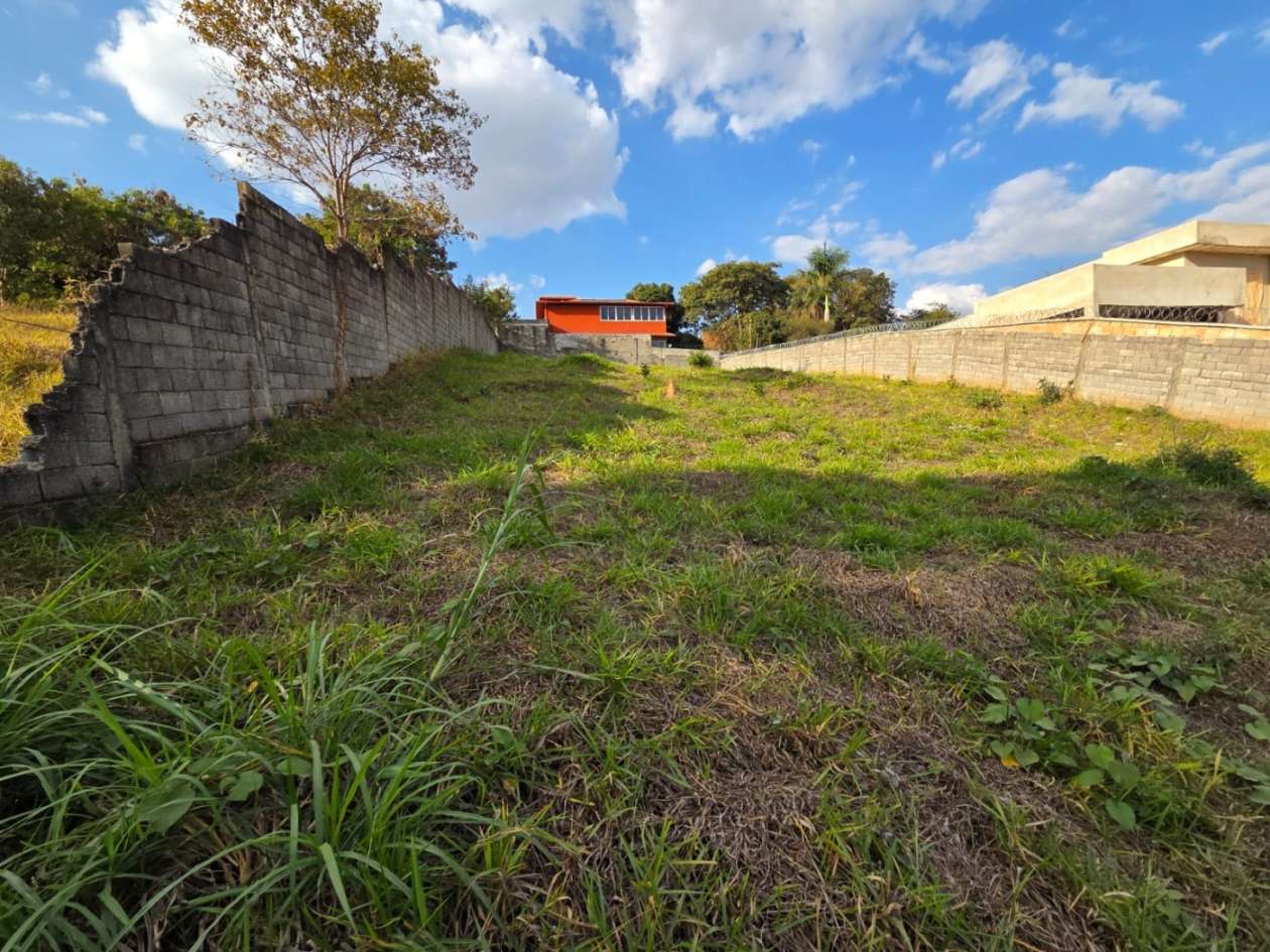 Foto principal de Excelente lote no bairro Trevo.