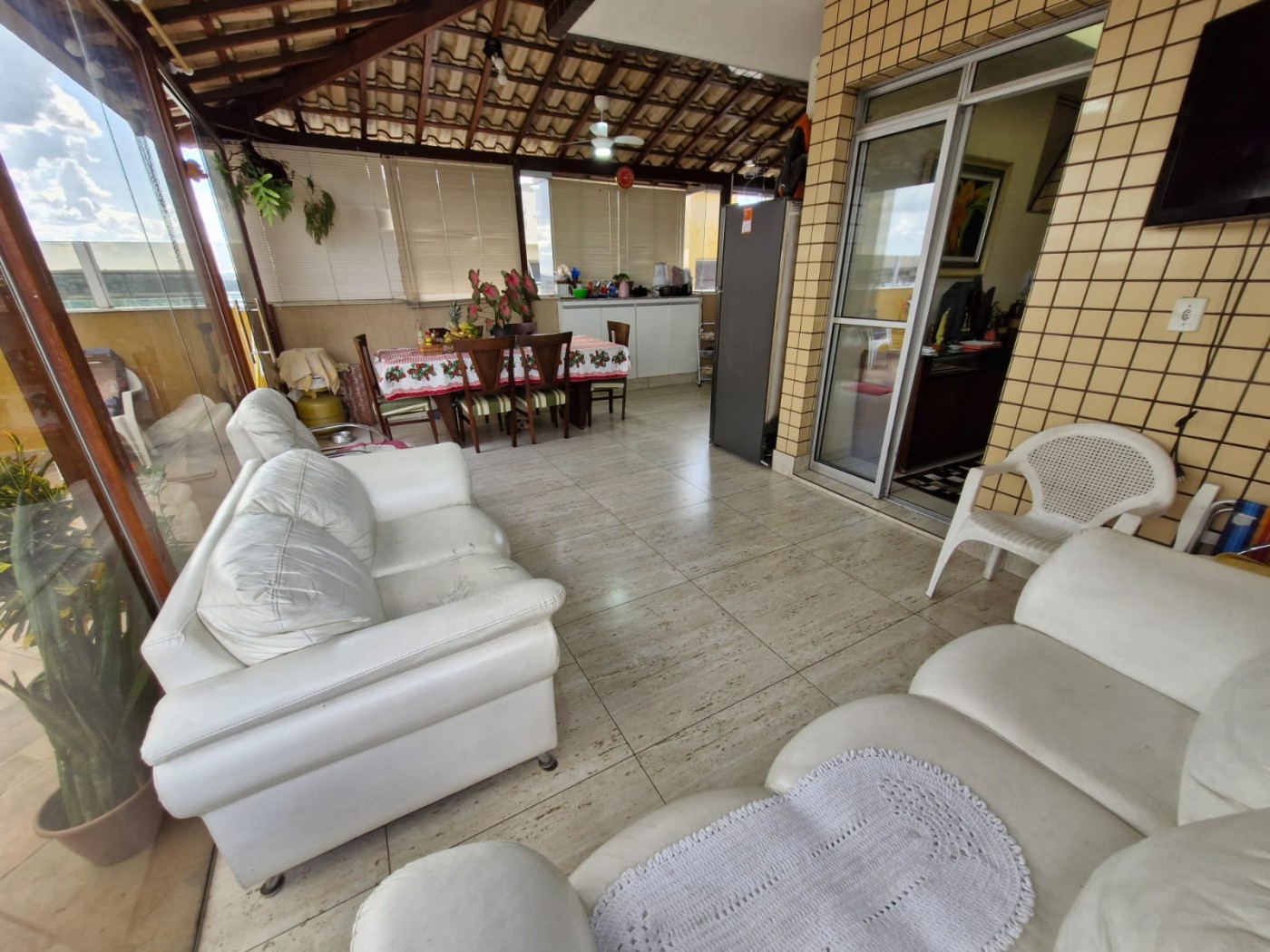 Foto 2 de Excelente cobertura de 3 quartos, 2 vagas livres no bairro Ouro Preto!