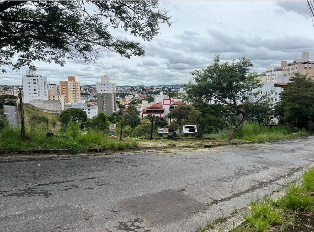Foto 4 de Excelente LOTE no bairro Manacas.