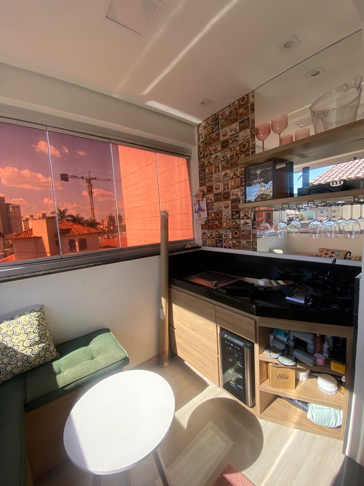 Foto 4 de Excelente apartamento de 2 quartos, com elevador no bairro Castelo.