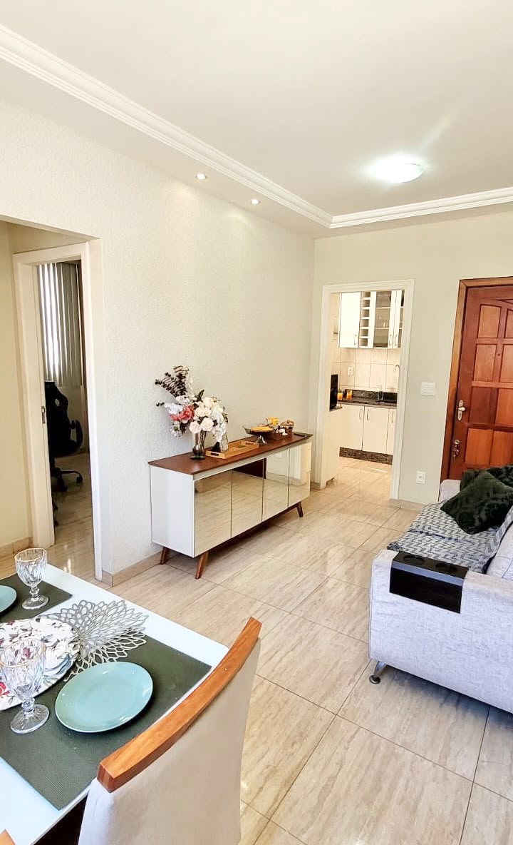 Foto 5 de Excelente apartamento no bairro Glória. 