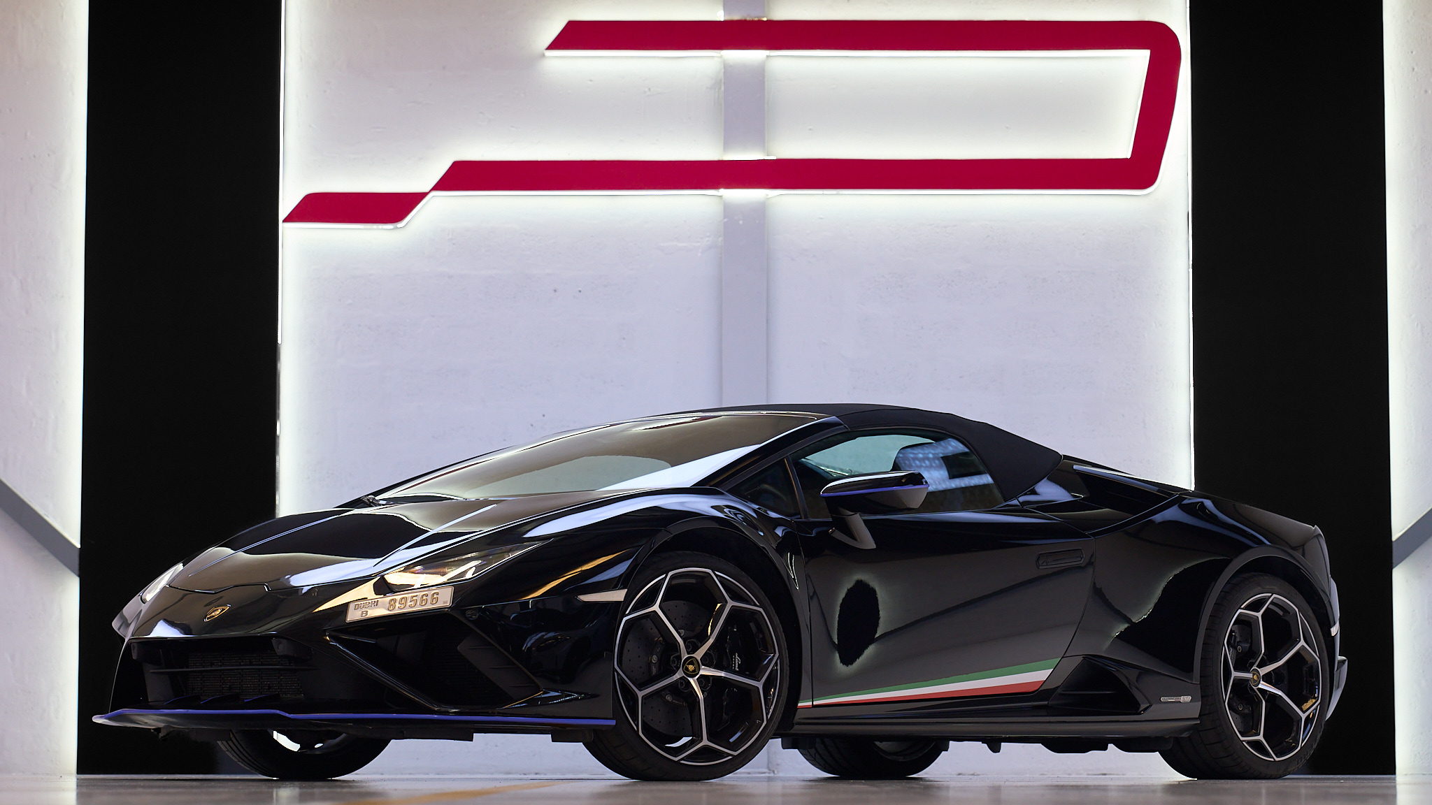 Lamborghini Huracan Evo Spyder Dark 4