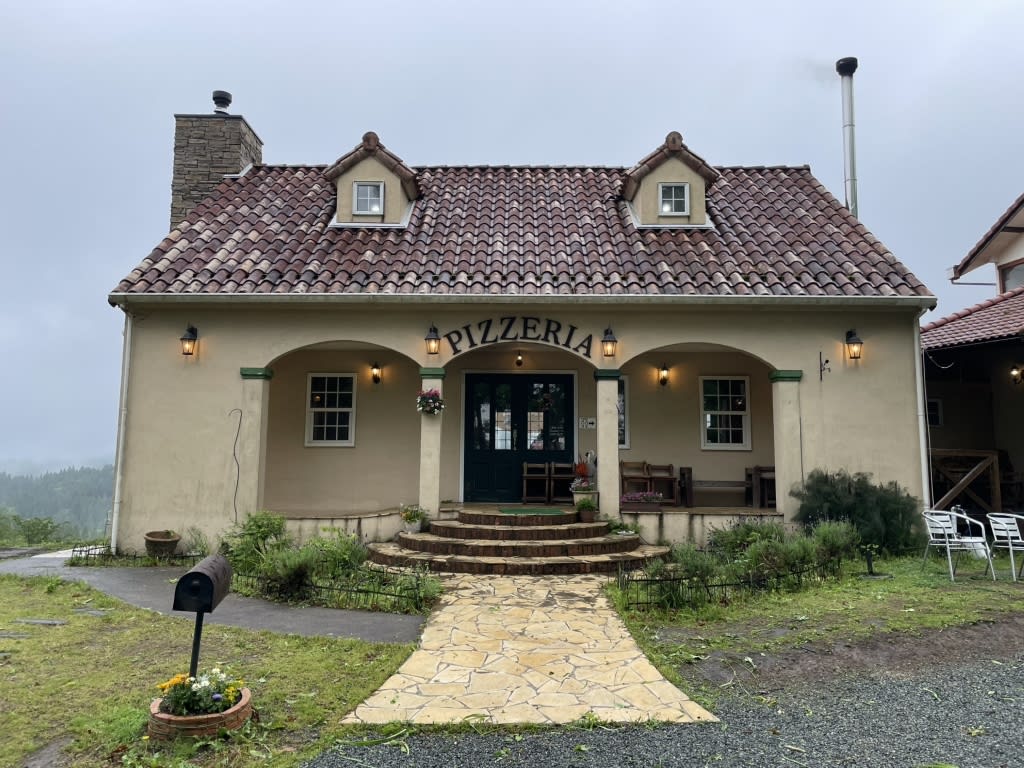 Pizzeria Tre PASSO Restaurant Reservations | Aso, Kumamoto (Minamioguni)